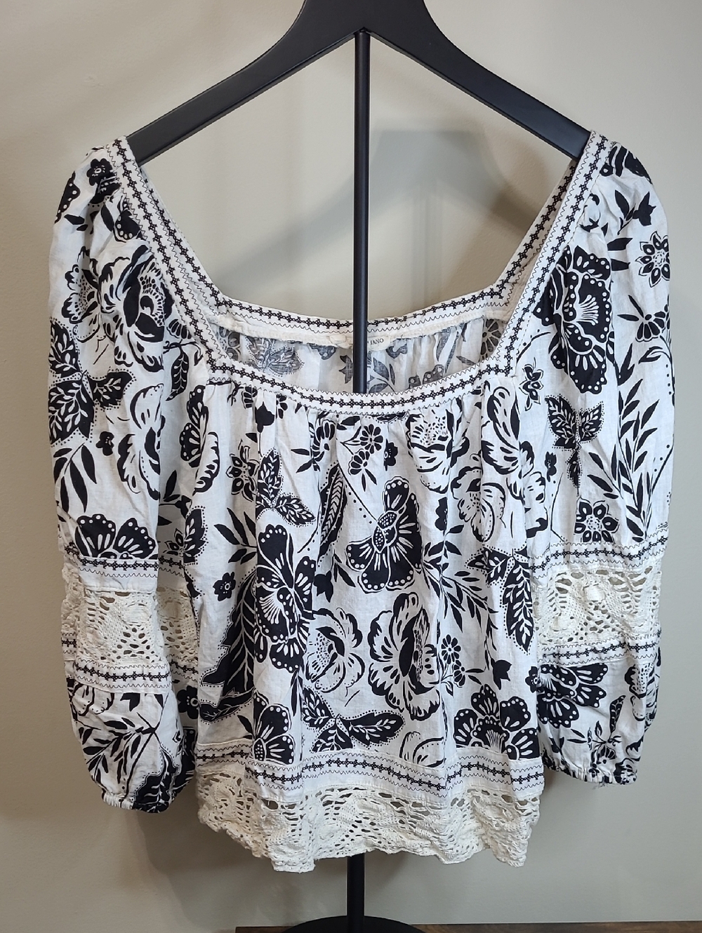 Christian Siriano Black & Cream Floral Peasant Blouse with Crochet Trim Size XL